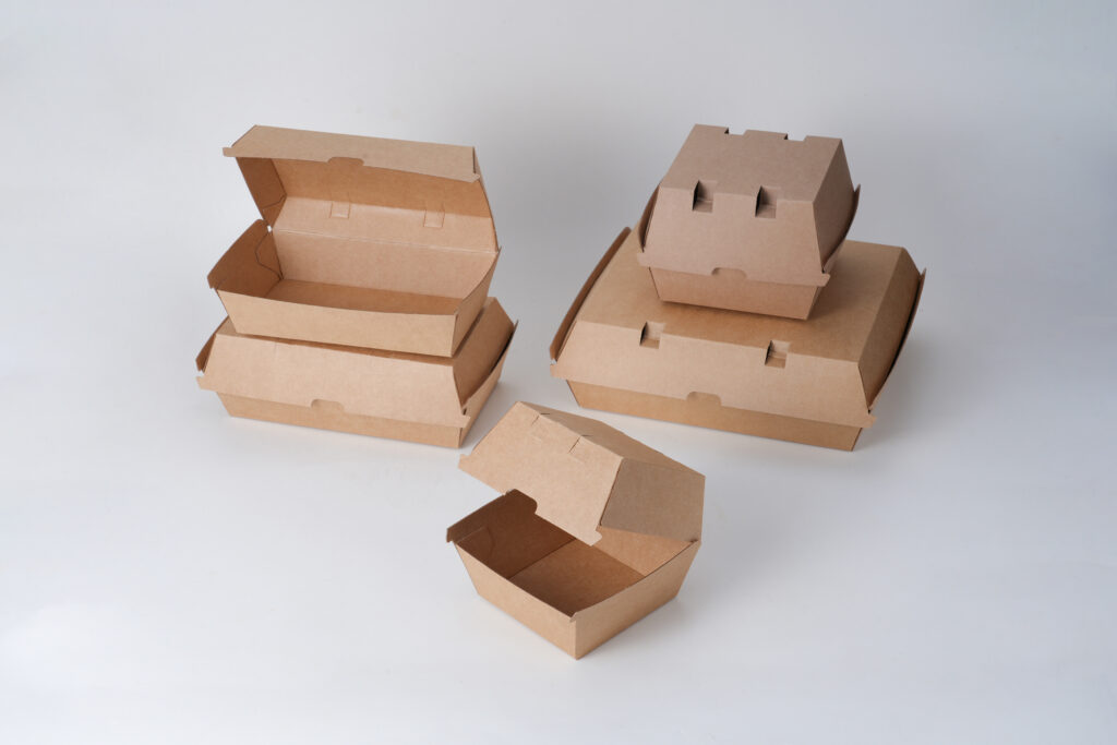 サイズの異なるクラフト紙製バーガーボックス
